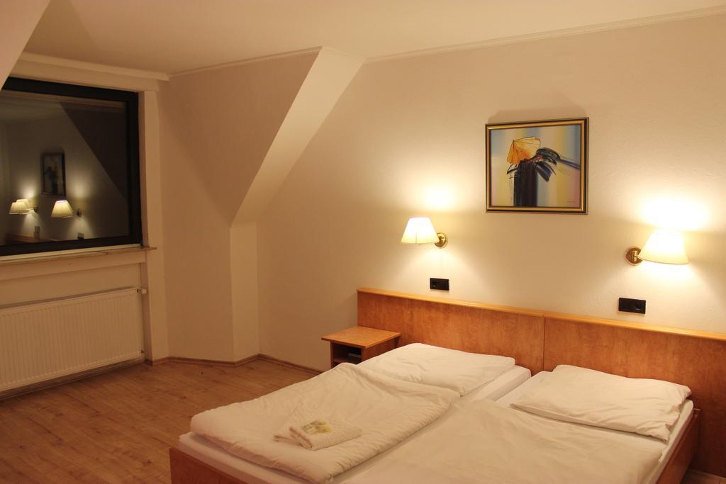 Hotel Gaya Bad Soden am Taunus Szoba fotó