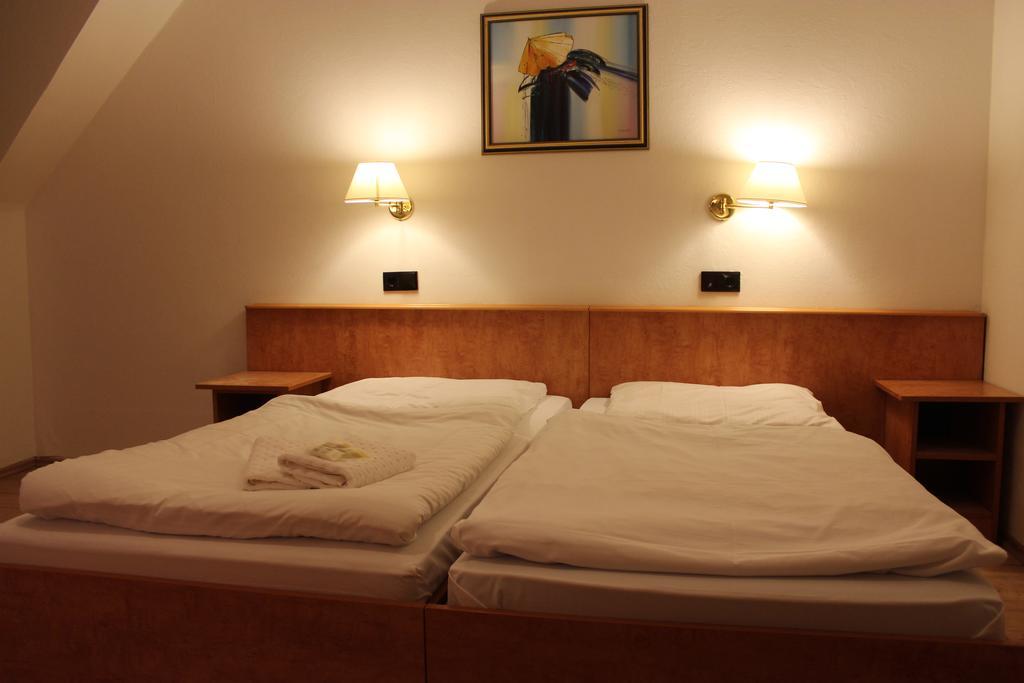 Hotel Gaya Bad Soden am Taunus Szoba fotó
